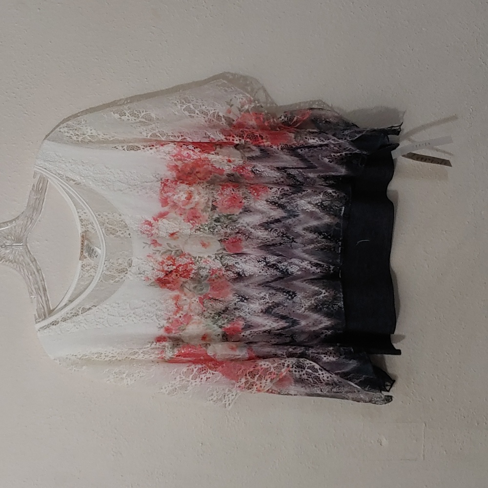 Lavish Women's Size XL Tank with Square Lace Overlay NWT